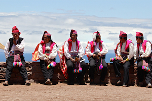 Peru PUNO Taquile hombres