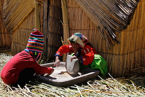 Peru PUNO Uros ninos